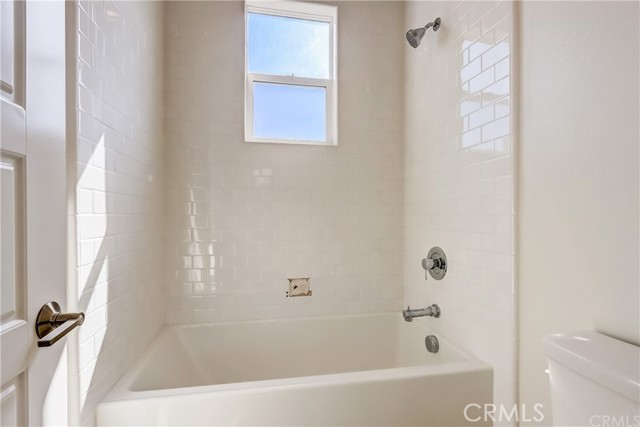 111 Newall, Irvine CA: https://media.crmls.org/medias/bfc12dc0-5e6e-46ea-add3-5795abcebabd.jpg
