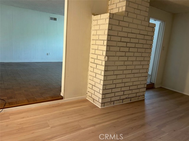 15382 Victory Boulevard, Van Nuys CA: https://media.crmls.org/medias/bfc20821-51d1-414e-9051-2c2b5cd56dae.jpg