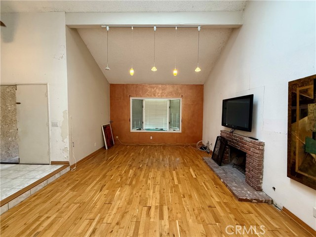 Detail Gallery Image 2 of 25 For 6618 Smoke Tree Ave, Oak Park,  CA 91377 - 4 Beds | 3 Baths