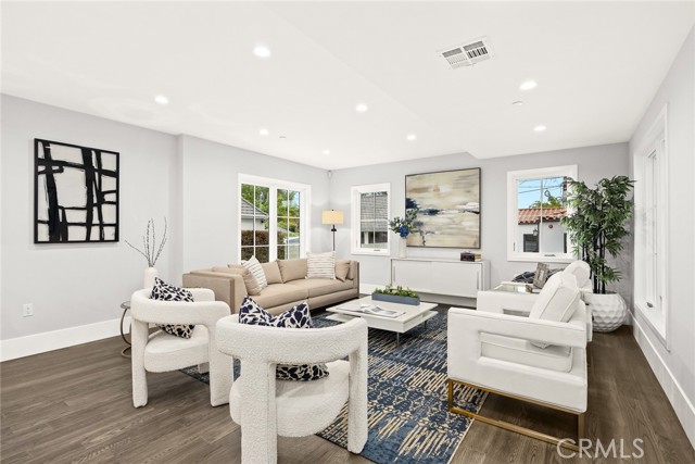 2174 Melville Drive, San Marino CA: https://media.crmls.org/medias/bfc2d2de-d25d-4b8f-b76c-d2573ee59384.jpg