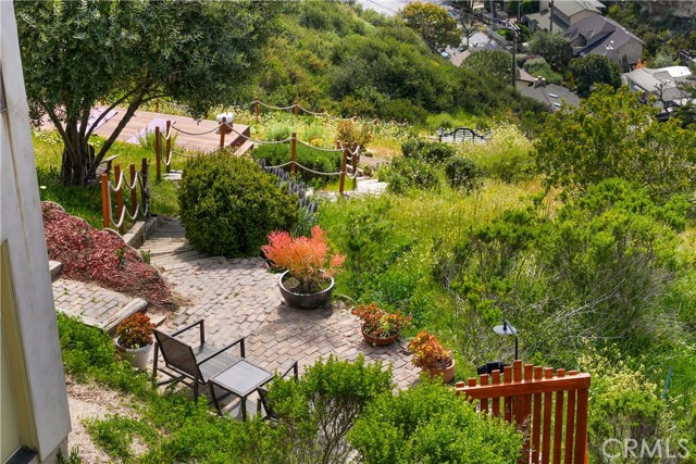 2516 Temple Hills Drive, Laguna Beach CA: https://media.crmls.org/medias/bfc2d863-c123-41e7-8cfb-35d0cc1af113.jpg