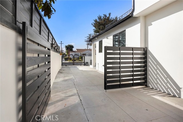 3834 Dublin Avenue, Los Angeles, California 90008, 5 Bedrooms Bedrooms, ,4 BathroomsBathrooms,Single Family Residence,For Sale,Dublin,OC23214489