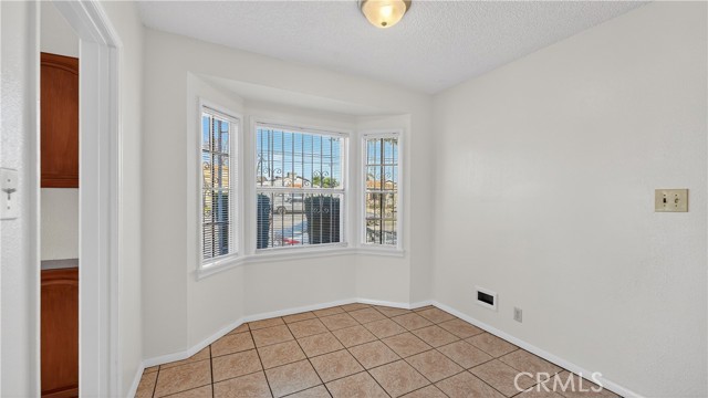 Detail Gallery Image 16 of 44 For 200 E Century Bld, Los Angeles,  CA 90003 - 2 Beds | 1 Baths