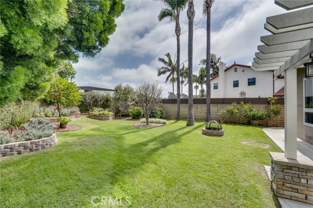 Detail Gallery Image 31 of 56 For 6561 Sabbicas Cir, Huntington Beach,  CA 92647 - 4 Beds | 3 Baths