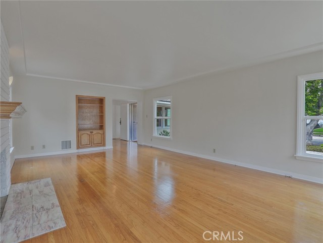 1017 Cordova Avenue, Glendale CA: https://media.crmls.org/medias/bfc42db6-fb7c-440f-8c86-953225e08774.jpg