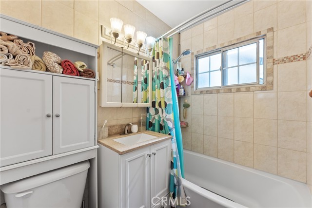 Detail Gallery Image 4 of 36 For 25479 Los Flores Dr, San Bernardino,  CA 92404 - 4 Beds | 2 Baths