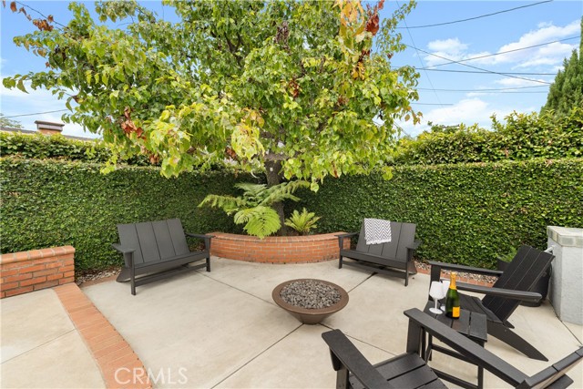 6860 E Roxanne Way, Long Beach CA: https://media.crmls.org/medias/bfc4eb3c-8abf-4797-8023-863c4daf9372.jpg