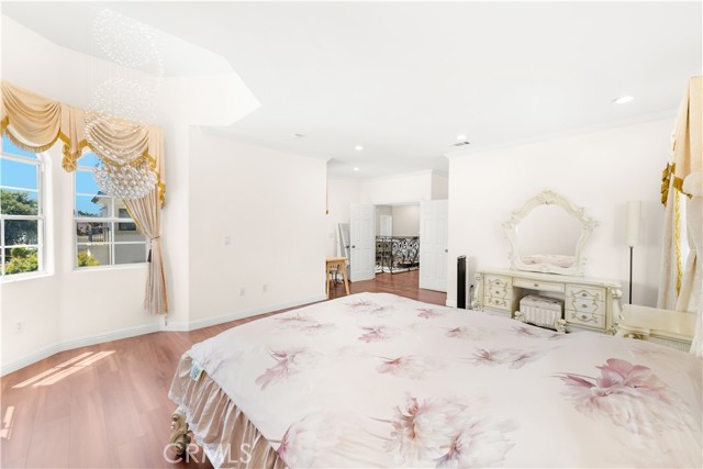 4935 Doreen Avenue, Temple City CA: https://media.crmls.org/medias/bfc4ee07-3126-4ff5-bc7b-6a090b4bfadc.jpg