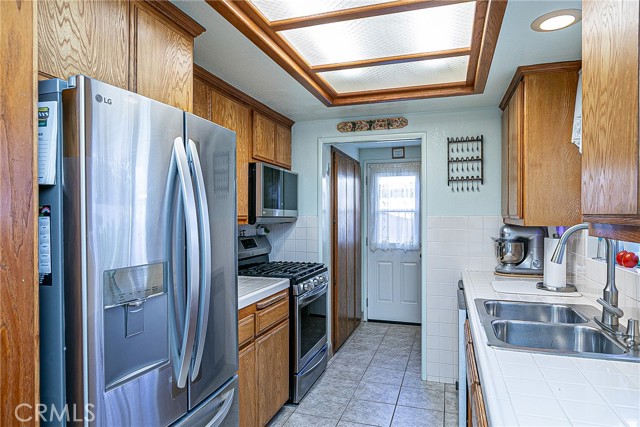 Detail Gallery Image 7 of 27 For 1012 Gardenia St, Lompoc,  CA 93436 - 3 Beds | 2/1 Baths