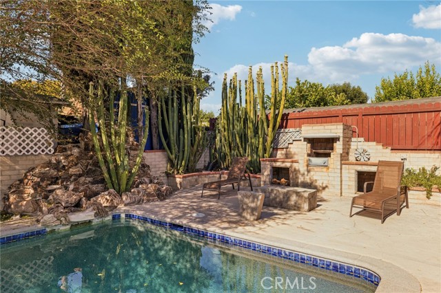 7528 Amigo Avenue, Reseda CA: https://media.crmls.org/medias/bfc71352-fd37-4436-a869-a93892536e81.jpg