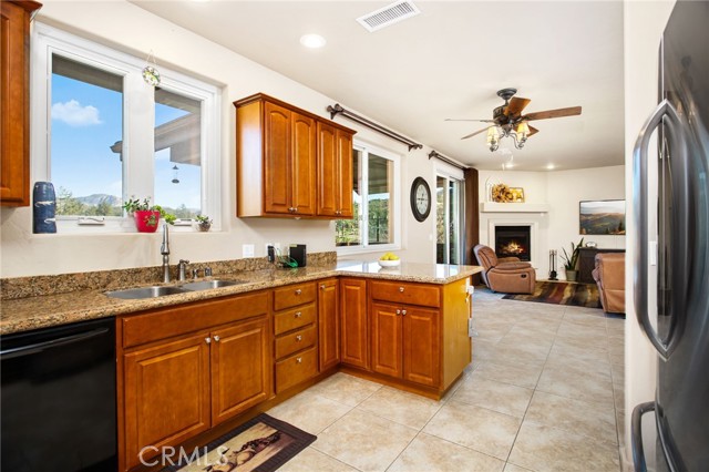 Detail Gallery Image 11 of 40 For 28591 Mccall Park, Mountain Center,  CA 92561 - 3 Beds | 2/1 Baths