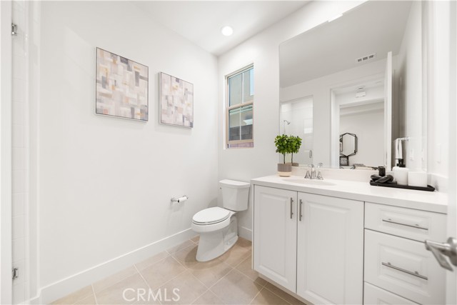 107 Somera, Irvine CA: https://media.crmls.org/medias/bfc72c08-4a9b-4b6b-935d-106d91a08902.jpg