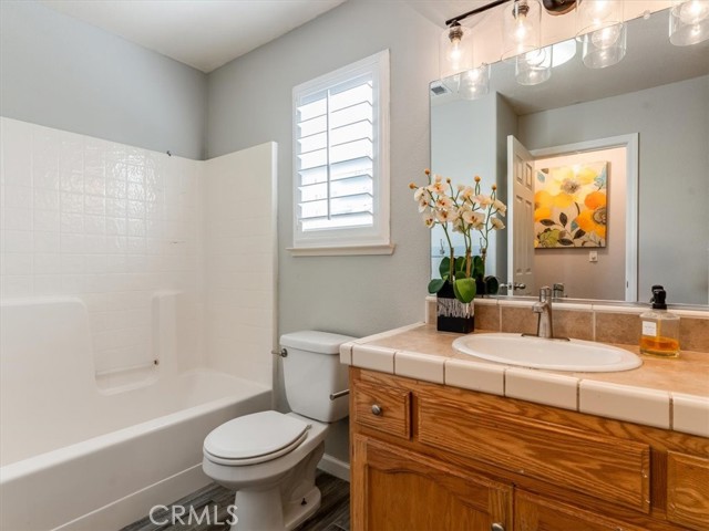 104 W Mariposa Street, Avenal CA: https://media.crmls.org/medias/bfc861de-5882-4473-94ab-343a42653258.jpg