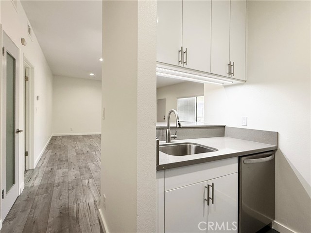 Detail Gallery Image 8 of 31 For 424 S Westmoreland Ave #306,  Los Angeles,  CA 90020 - 2 Beds | 2 Baths