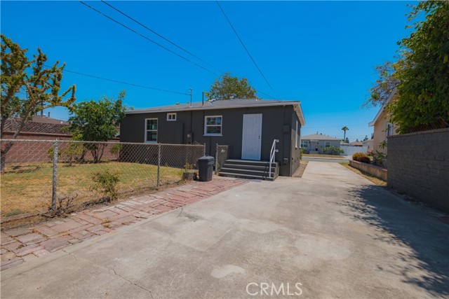 4829 Walnut Ave, Long Beach CA: https://media.crmls.org/medias/bfc89fea-6090-4dd8-bb7f-491bea887102.jpg
