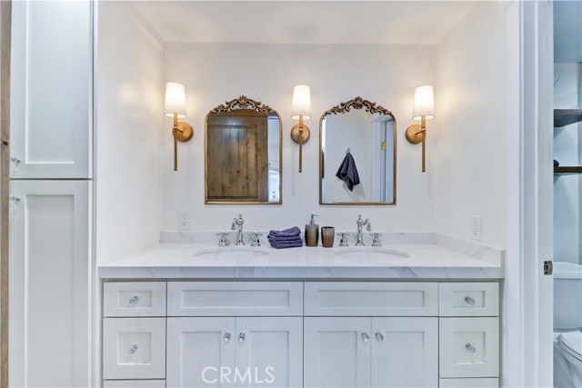 40 Lobelia, Rancho Santa Margarita CA: https://media.crmls.org/medias/bfc8b906-71ca-4db8-af87-1b1b49e050f3.jpg