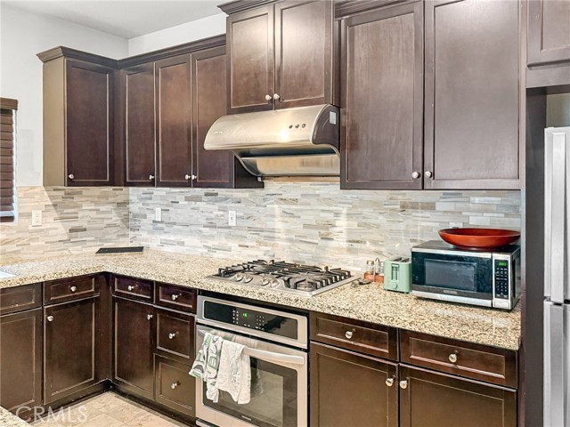 Detail Gallery Image 6 of 20 For 2455 E Lewiston St, Ontario,  CA 91761 - 5 Beds | 3 Baths