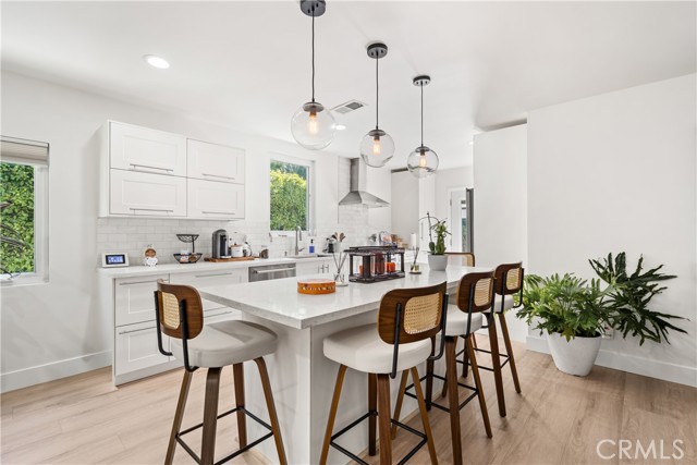 Detail Gallery Image 19 of 28 For 14622 Huston St, Sherman Oaks,  CA 91403 - 5 Beds | 5 Baths