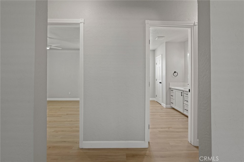 https://media.crmls.org/medias/bfc9cf8b-cad5-4009-8312-9b8f95cca328.jpg?preset=X-Large