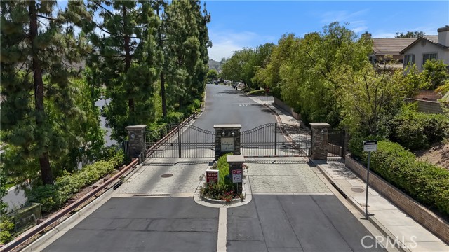 2517 Renata Court, Thousand Oaks CA: https://media.crmls.org/medias/bfca0eea-0548-4c27-a948-10b50827116d.jpg