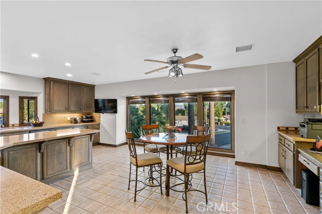 3225 Yardley Place, Simi Valley CA: https://media.crmls.org/medias/bfca6a24-d4fd-4e36-acbb-81f8862d948e.jpg