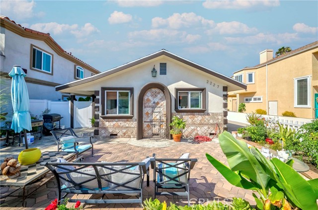 2227 Mathews Avenue, Redondo Beach CA: https://media.crmls.org/medias/bfcb5565-8ab5-4902-b3f4-67b49e94f5a7.jpg