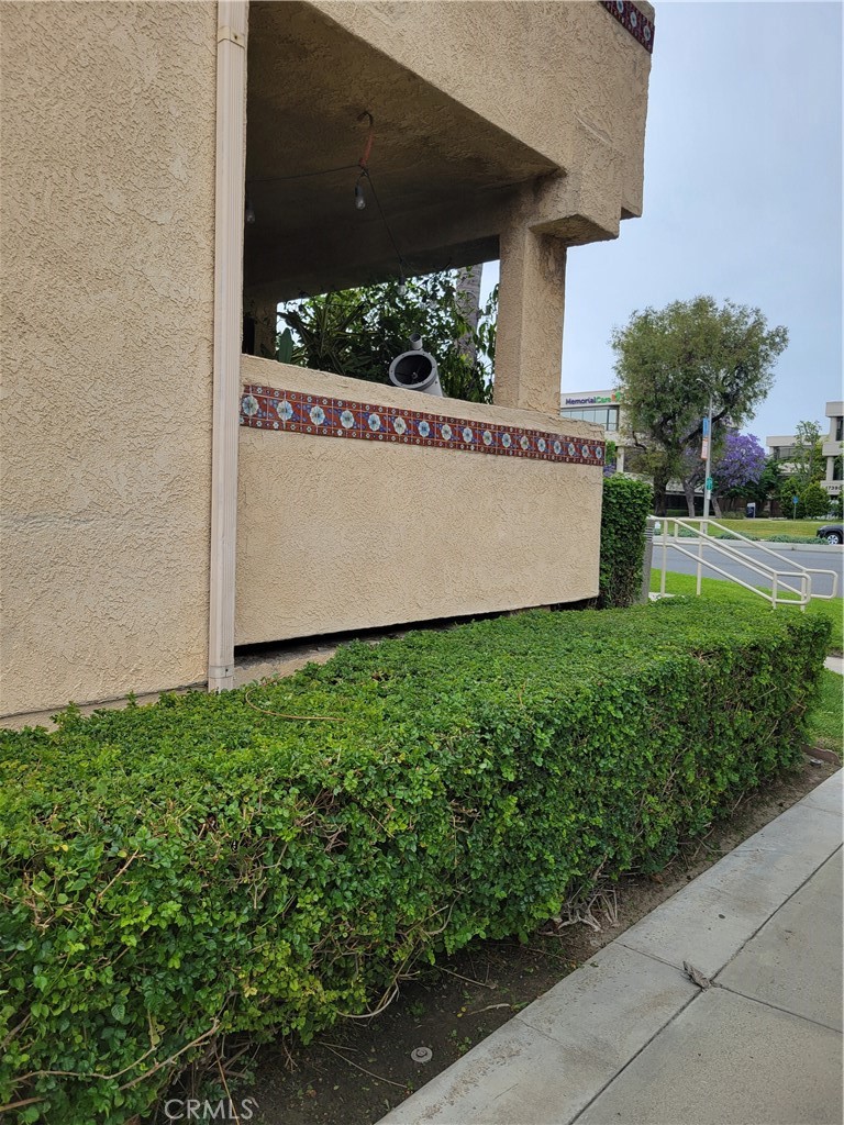 https://media.crmls.org/medias/bfcb8714-293c-4ced-8255-8a99298f58b7.jpg?preset=X-Large