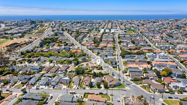 527 Blossom Lane, Redondo Beach, California 90278, 3 Bedrooms Bedrooms, ,1 BathroomBathrooms,Residential,Sold,Blossom Lane,OC22082269