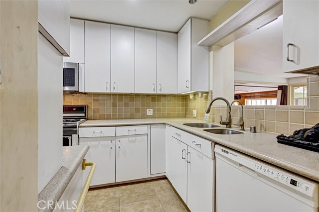 Image 12 of 32 For 3035 Malcolm