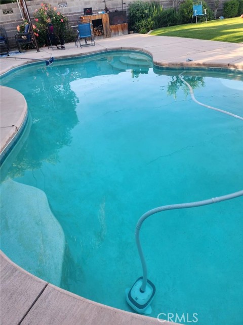 Detail Gallery Image 2 of 22 For 2429 C St, Bakersfield,  CA 93301 - 3 Beds | 2 Baths