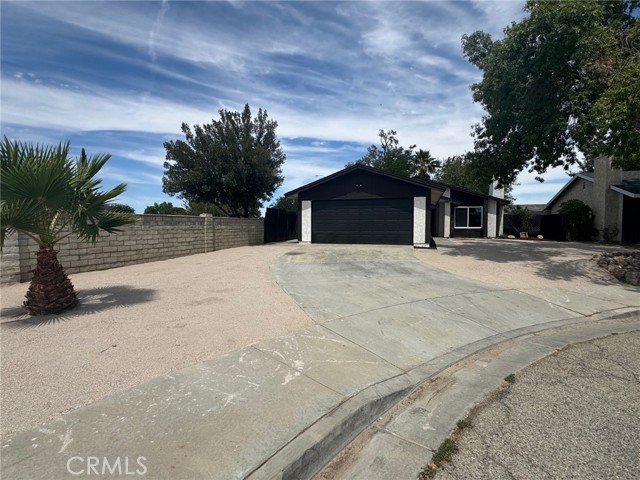 Detail Gallery Image 3 of 22 For 1003 Lightcap St, Lancaster,  CA 93535 - 2 Beds | 2 Baths