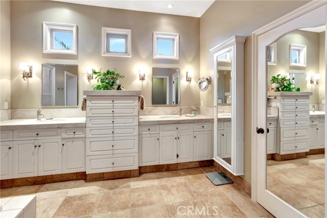 Detail Gallery Image 19 of 30 For 2501 Margaret Dr, Newport Beach,  CA 92663 - 5 Beds | 3/1 Baths