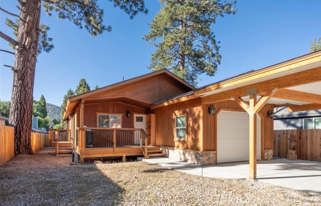 Detail Gallery Image 2 of 34 For 905 W Aeroplane Bld, Big Bear City,  CA 92314 - 3 Beds | 2 Baths