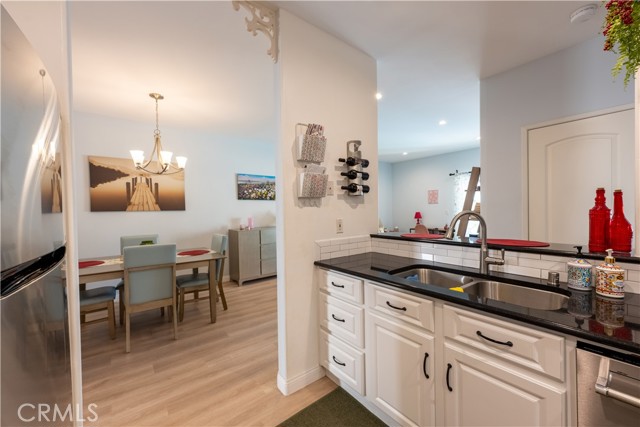 Detail Gallery Image 3 of 17 For 5500 Torrance Blvd #A211,  Torrance,  CA 90503 - 3 Beds | 2 Baths