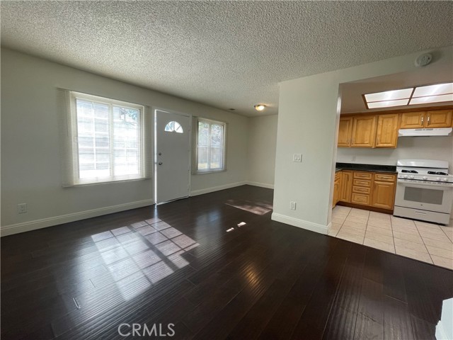 Detail Gallery Image 5 of 26 For 1614 Campus #B,  Ontario,  CA 91761 - 3 Beds | 1/1 Baths