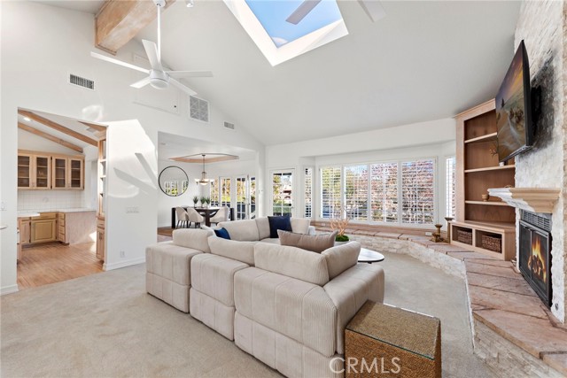 Detail Gallery Image 5 of 28 For 322 Jasmine Ave, Corona Del Mar,  CA 92625 - 4 Beds | 2 Baths