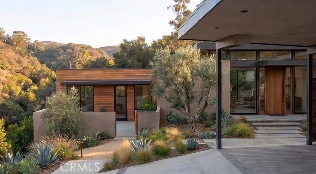 Detail Gallery Image 5 of 7 For 26137 Fairside, Malibu,  CA 90265 - – Beds | – Baths