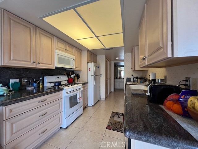 Detail Gallery Image 10 of 32 For 68563 Paseo Real, Cathedral City,  CA 92234 - 2 Beds | 2/1 Baths