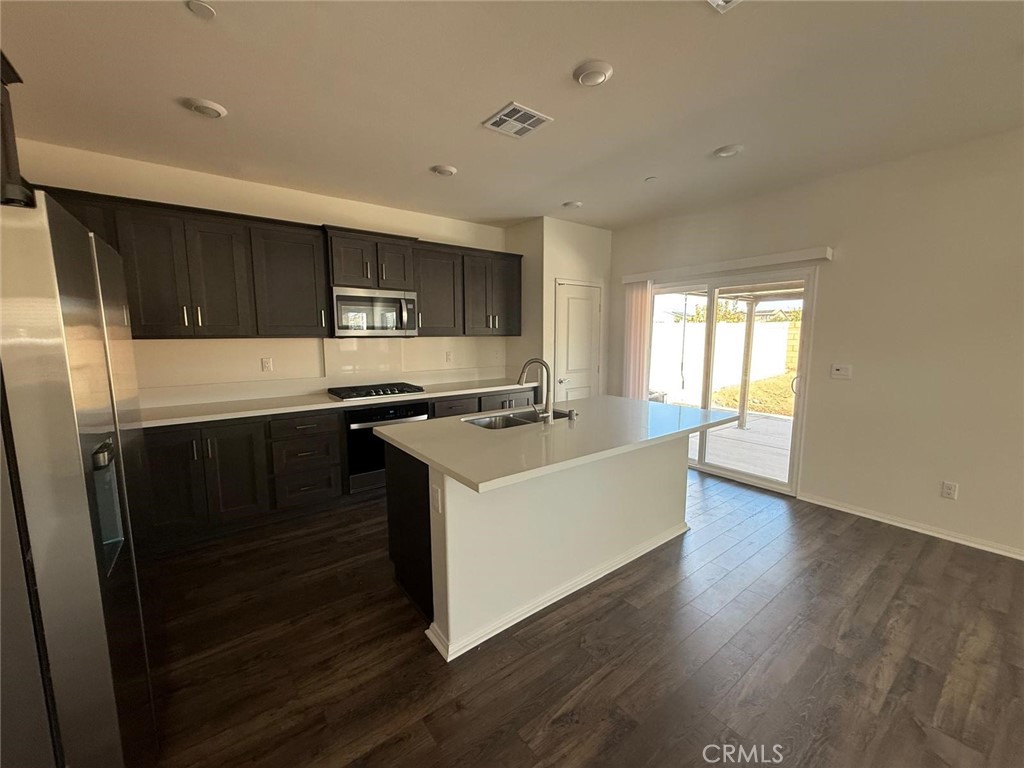 MLS #DW25250671 image #5