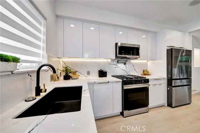 Detail Gallery Image 15 of 42 For 1020 Hilldale, West Hollywood,  CA 90069 - 3 Beds | 3 Baths