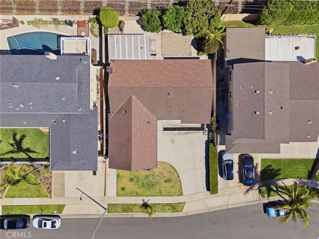 https://media.crmls.org/medias/bfd09d0a-a2d2-4d26-9b2d-58287921c71f.jpg?preset=X-Large