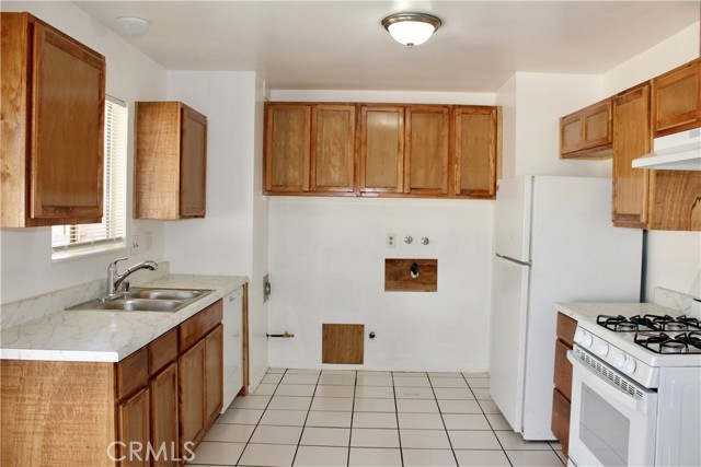Detail Gallery Image 4 of 22 For 1100 Bryce Ln, Barstow,  CA 92311 - 3 Beds | 1/1 Baths
