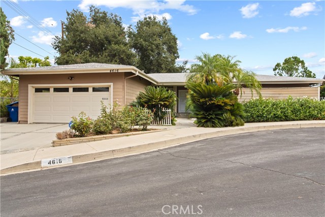 4616 COYLE, Woodland Hills CA: https://media.crmls.org/medias/bfd2eb49-b699-4e7a-88c7-39c65d5b9e36.jpg