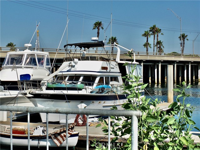 6225 Napoli Court, Long Beach CA: https://media.crmls.org/medias/bfd427ea-0e4d-47c1-81b3-ea25a3c5df74.jpg