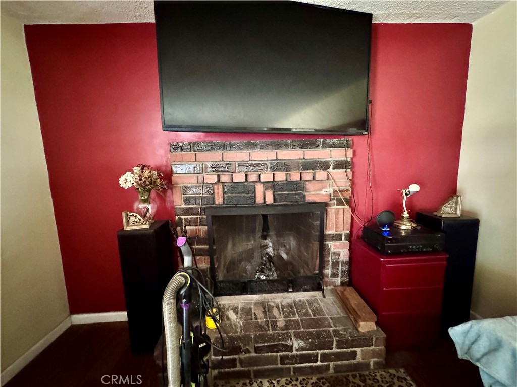 https://media.crmls.org/medias/bfd5f7e6-c4b8-42c2-a918-cdda000e47d2.jpg?preset=X-Large