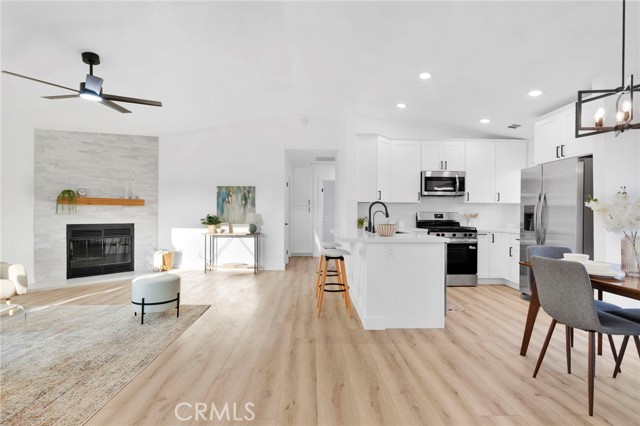 Detail Gallery Image 9 of 41 For 12525 Ninth, Victorville,  CA 92395 - 3 Beds | 2 Baths