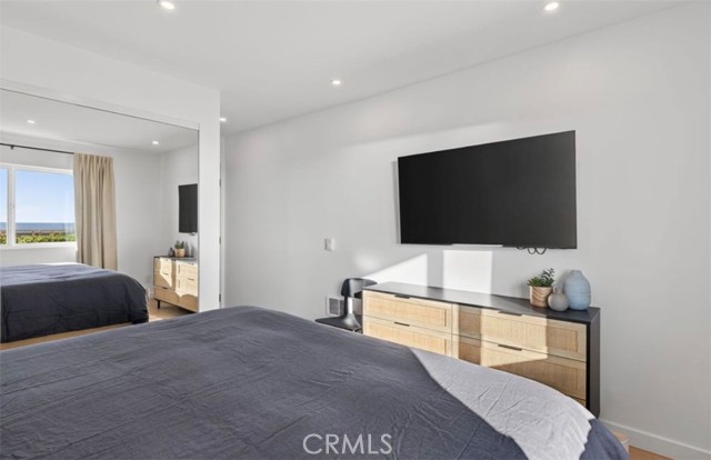 Detail Gallery Image 12 of 26 For 218 E Surfside, Port Hueneme,  CA 93041 - 3 Beds | 2 Baths