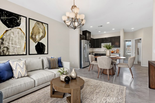 Detail Gallery Image 3 of 38 For 14665 Sherman Way, Van Nuys,  CA 91405 - 3 Beds | 3 Baths