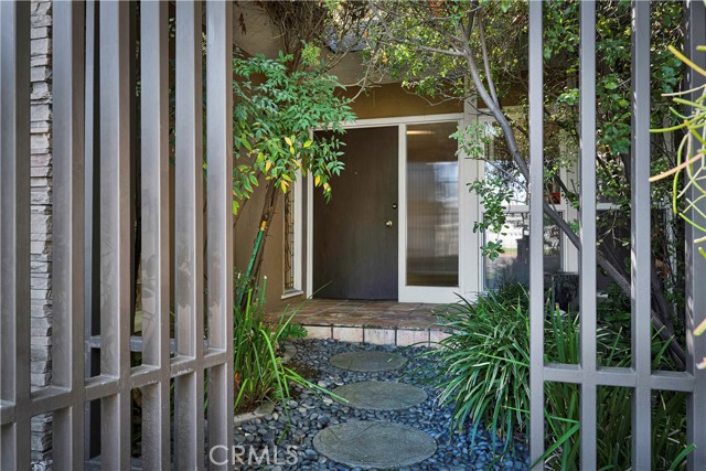 Detail Gallery Image 3 of 60 For 6119 Mary Ellen, Valley Glen,  CA 91401 - 4 Beds | 2 Baths