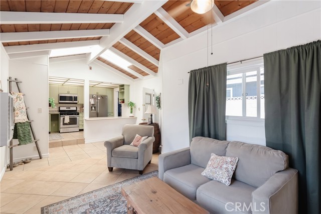 1004 Firmona Avenue, Redondo Beach CA: https://media.crmls.org/medias/bfd7cafc-9fe2-4bc3-85fd-397d58fd0c6f.jpg